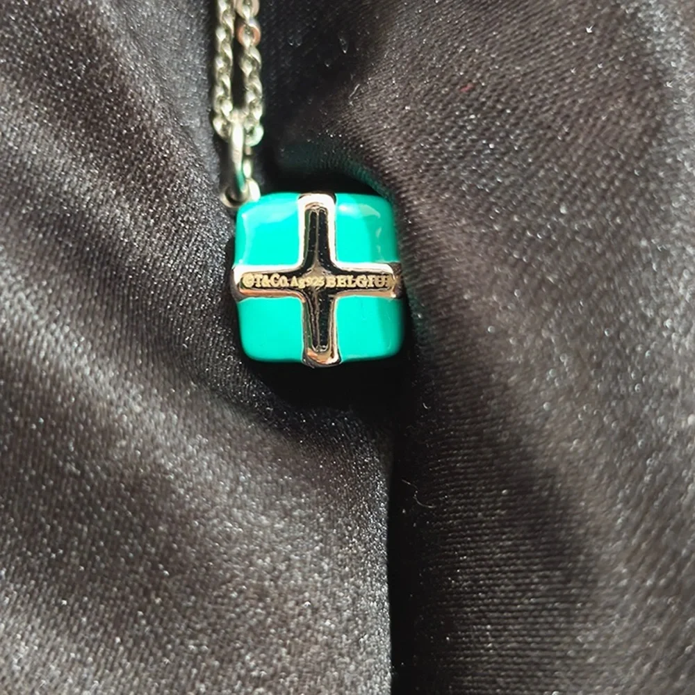 Tiffany Blue Gift Box Necklace - Picture 5 of 6